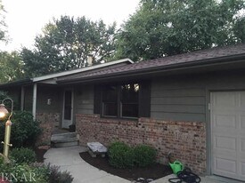 18962 Terrace Valley Dr, Unit Master Bed in Bloomington, IL - Building Photo