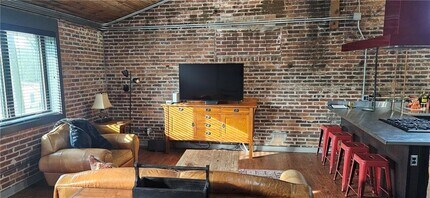 693 W North St in Fayetteville, AR - Building Photo - Building Photo