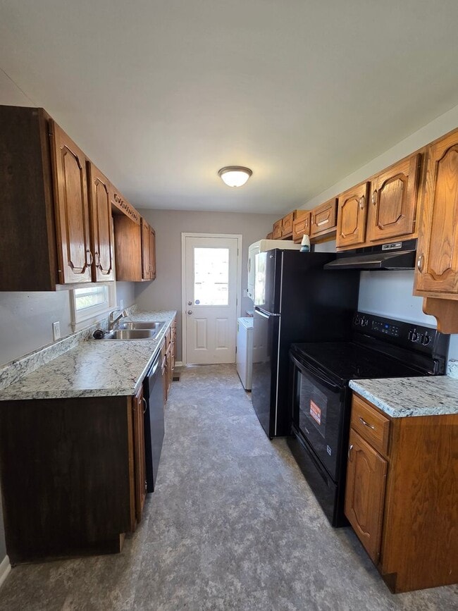 1200 E Beaumont St in Park City, KS - Building Photo - Building Photo