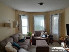 19 Edward T Sullivan Rd, Unit 1 in Cambridge, MA - Building Photo - Building Photo