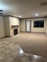 7675 N First St in Fresno, CA - Foto de edificio - Building Photo