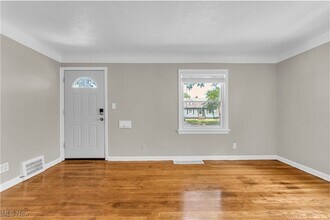 11901 Kensington Ave in Cleveland, OH - Building Photo - Building Photo