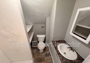 4819 S Anthony Blvd in Fort Wayne, IN - Building Photo - Building Photo