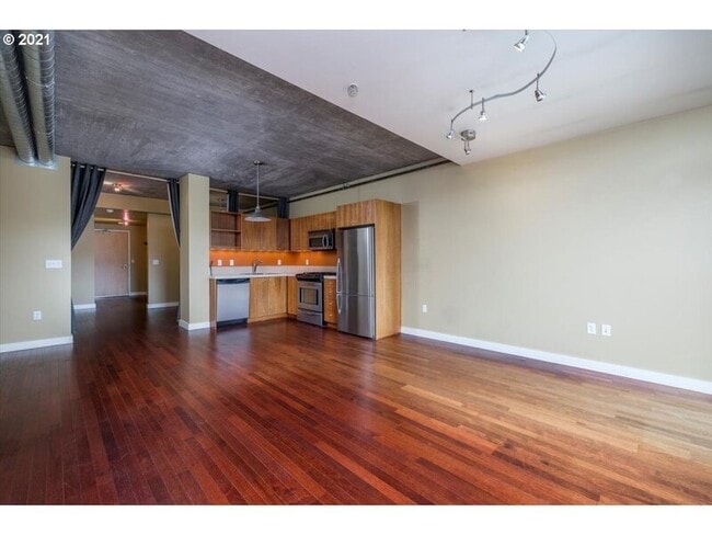 property at 1926 W Burnside St