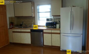 3 Willow Ter, Unit 2 in Newton, MA - Building Photo - Building Photo