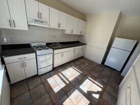 520 Cambridge St, Unit 4A in Cambridge, MA - Building Photo