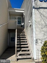 27 Driftwood Ct in Absecon, NJ - Building Photo