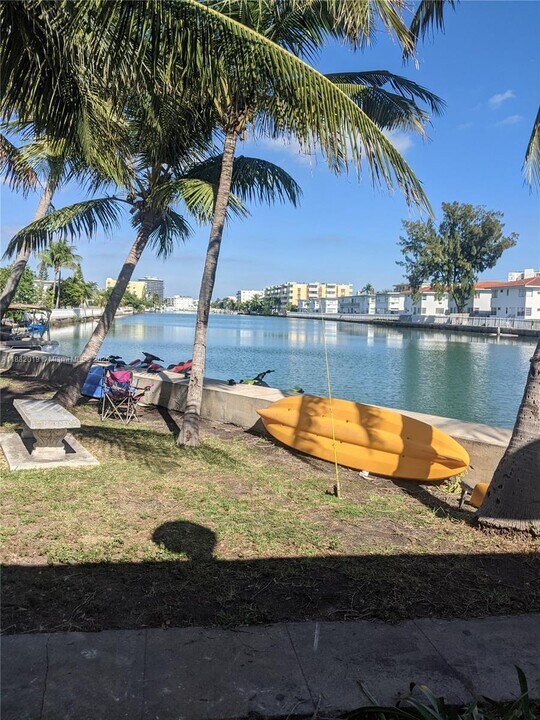 7731 Hawthorne Ave in Miami Beach, FL - Foto de edificio