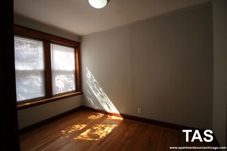 2653 N Harding Ave in Chicago, IL - Building Photo - Building Photo