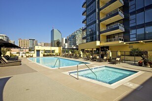 1325 Pacific Hwy in San Diego, CA - Building Photo
