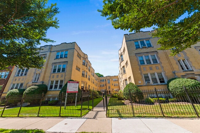 5058.5 N Wolcott Ave