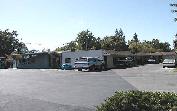 5503-5505 Old Redwood Hwy in Santa Rosa, CA - Building Photo - Building Photo