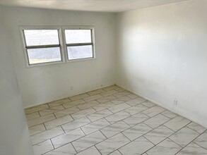 38950 9th St E in Palmdale, CA - Building Photo - Building Photo