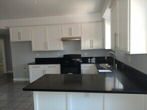 3961 Halldale Ave in Los Angeles, CA - Building Photo - Building Photo