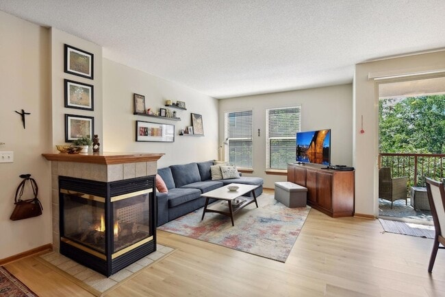 property at 580 N 2nd St
