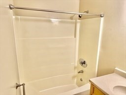 4700 N Main St in Fall River, MA - Building Photo - Building Photo