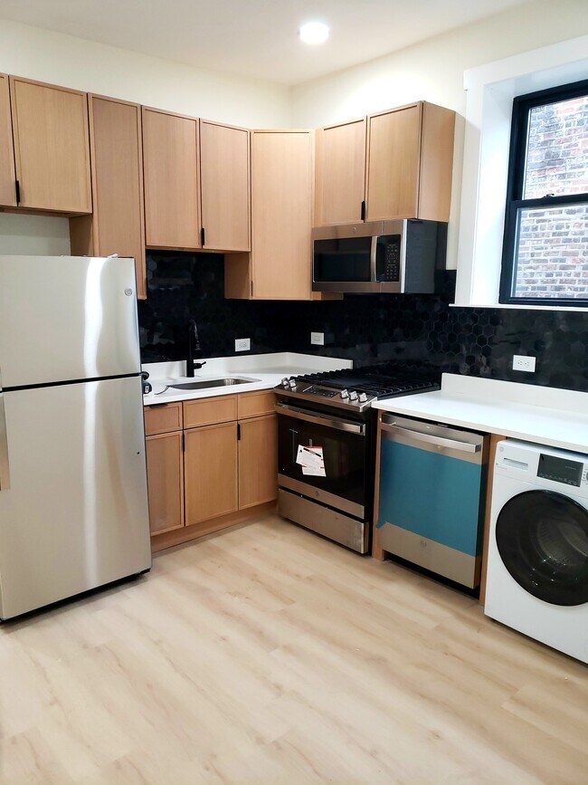 944 N Damen Ave, Unit 2R in Chicago, IL - Building Photo - Building Photo