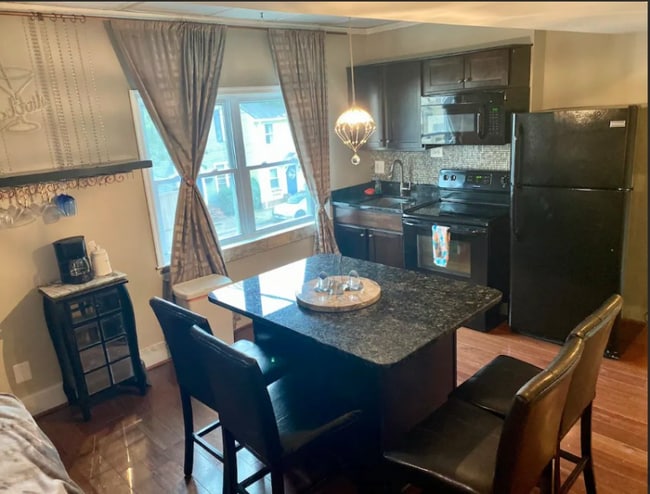 1000 Queen St in Alexandria, VA - Building Photo - Building Photo