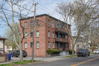 3 Bay View Ave in Bristol, RI - Building Photo - Building Photo