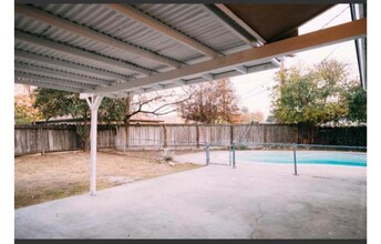 4888 E Carmen Ave in Fresno, CA - Building Photo - Building Photo