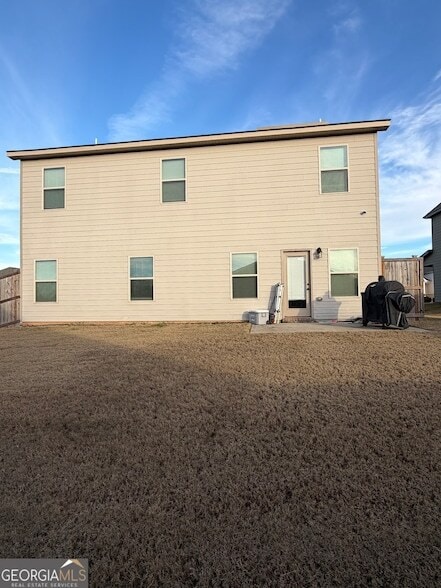 1700 Cadence St in Locust Grove, GA - Foto de edificio - Building Photo