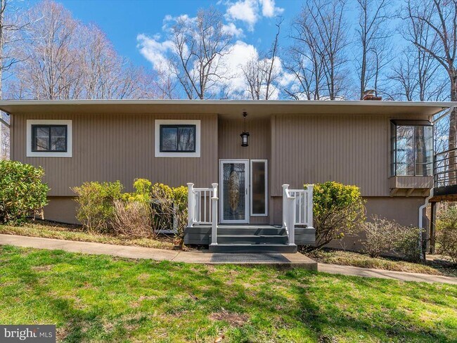 2891 Spring Lakes Dr in Davidsonville, MD - Building Photo - Building Photo