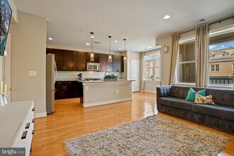 2209 Richmond Hwy in Alexandria, VA - Building Photo - Building Photo