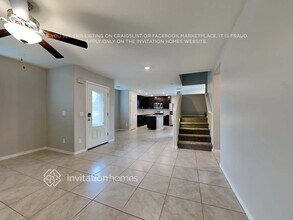 8019 W Agora Ln in Phoenix, AZ - Foto de edificio - Building Photo