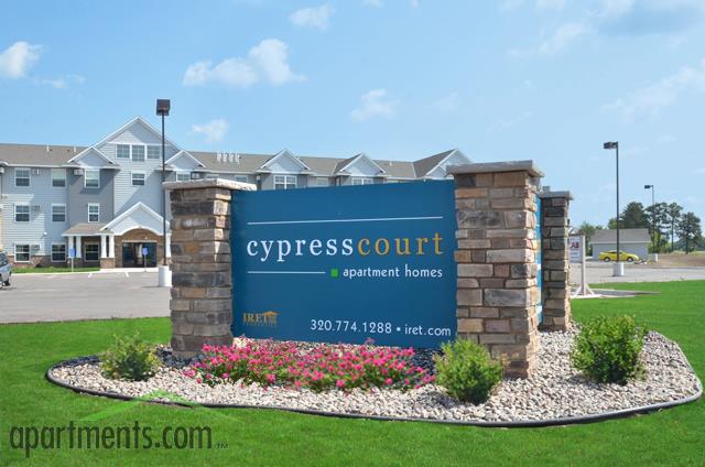 Cypress Court in St. Cloud, MN - Foto de edificio - Building Photo