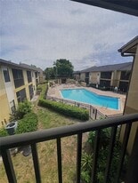 12261 Sailwinds Dr in Largo, FL - Building Photo