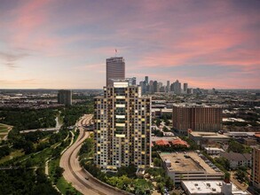 3333 Allen Pkwy in Houston, TX - Building Photo - Building Photo