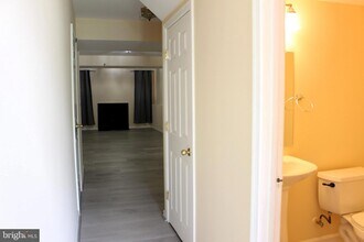 42856 Golf View Dr in Chantilly, VA - Building Photo - Building Photo