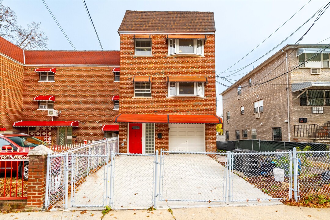 458 Swinton Ave in Bronx, NY - Building Photo