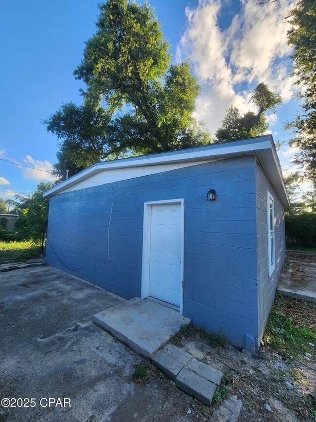 property at 705 Satsuma Ave