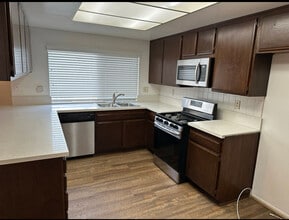 1602 Viola Pl in Pomona, CA - Building Photo - Building Photo