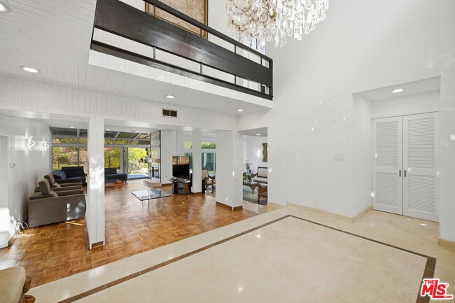 2846 Royston Pl in Beverly Hills, CA - Building Photo - Building Photo