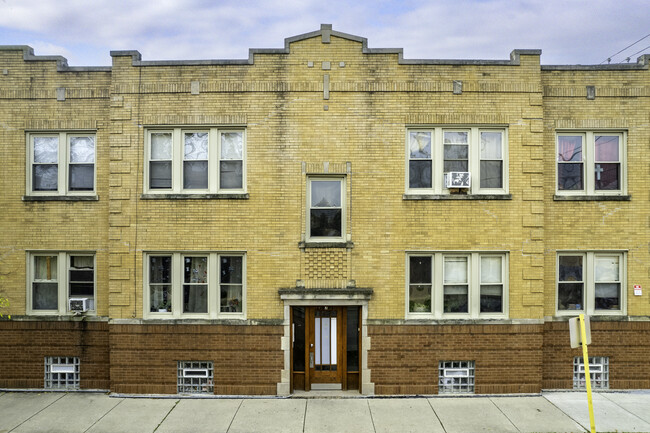 3945 W Altgeld St in Chicago, IL - Foto de edificio - Building Photo