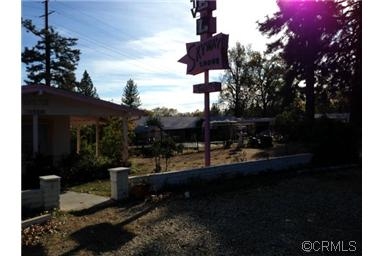 Skyway Carousel Motel in Paradise, CA - Building Photo - Building Photo