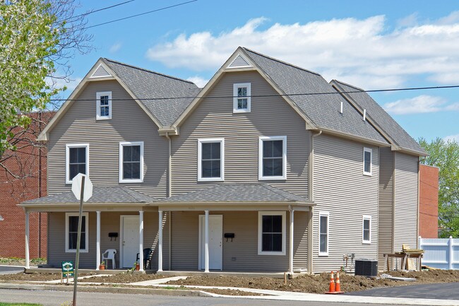Iris Commons in Williamsport, PA - Foto de edificio - Building Photo