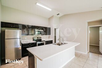 331 SW Grimaldo Terrace in Port St. Lucie, FL - Building Photo - Building Photo