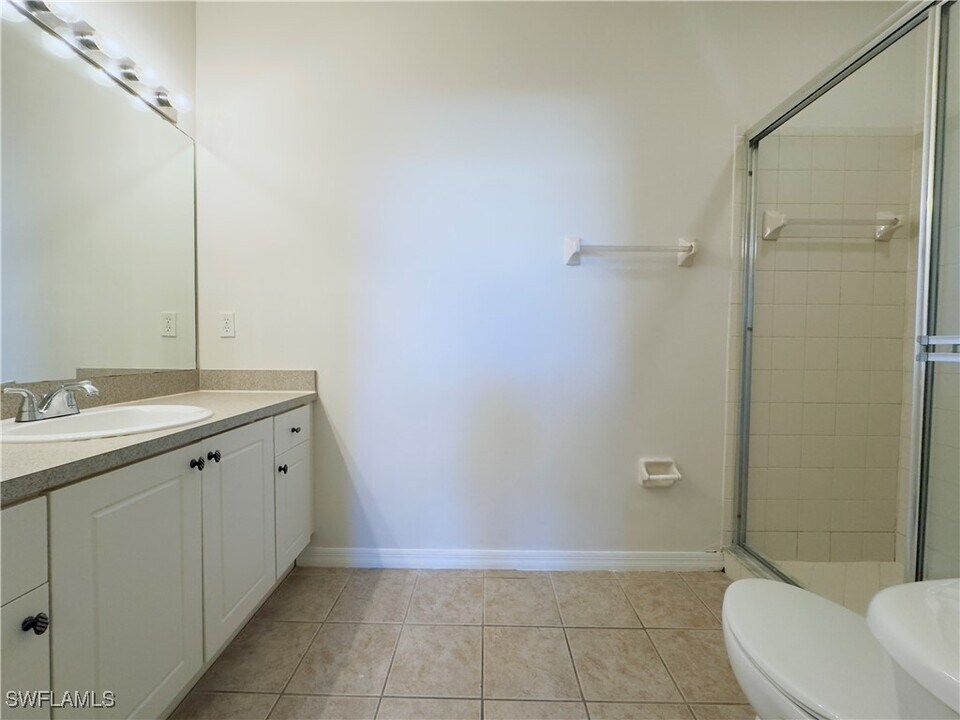 4281 Bellasol Cir in Ft. Myers, FL - Building Photo