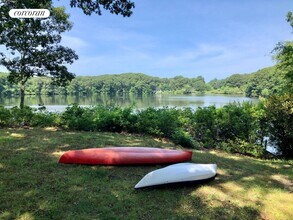 44 Lake Dr in Shelter Island, NY - Building Photo - Building Photo