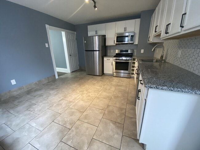 220 E Marshall St in Norristown, PA - Building Photo - Building Photo