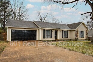 5635 Crievewood Dr in Memphis, TN - Building Photo
