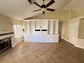5213 Blue Dane Ct in Las Vegas, NV - Building Photo - Building Photo