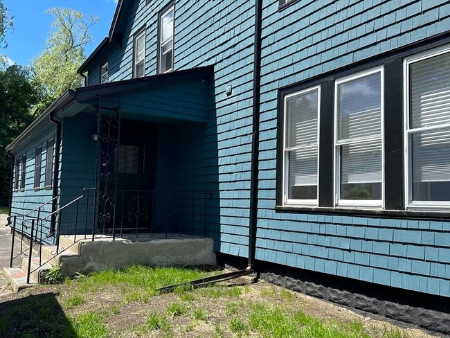 36 Cross St in Winchester, MA - Building Photo - Building Photo