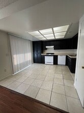 1307 S Court St in Visalia, CA - Building Photo - Building Photo