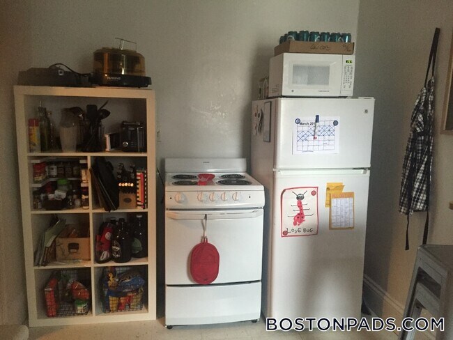 1375 Commonwealth Ave, Unit 10