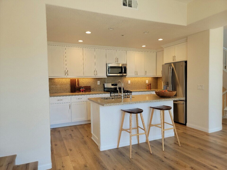 2740 Farragut Rd in San Diego, CA - Building Photo