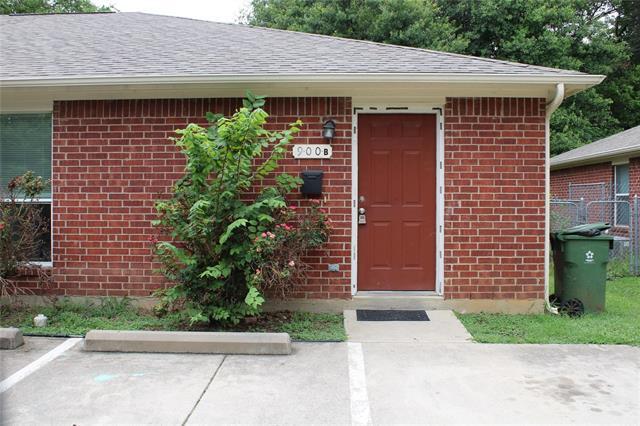 900 Naomi Ln in Arlington, TX - Building Photo
